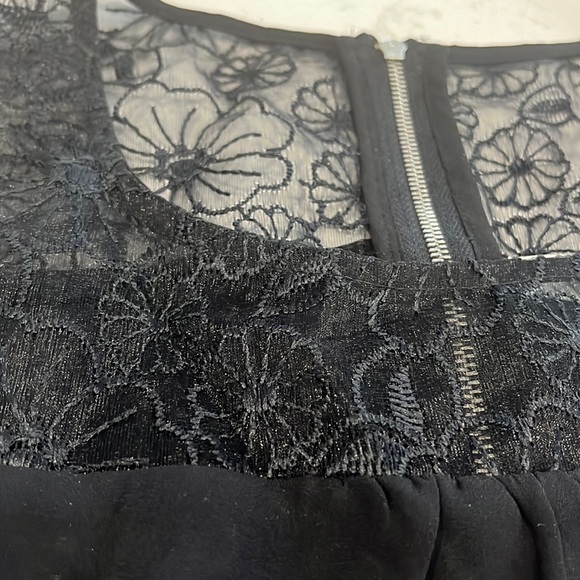 COPY MINE black top with lace - Picture 2 of 6